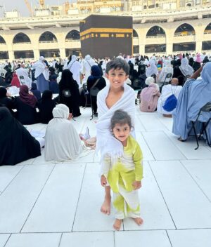 Momal Sheikh Instagram - This year, Alhumdulillah my family and I were blessed with the opportunity to perform Umrah. 
The feeling is surreal, you are overwhelmed with your love for Allah and His mercy. We had the chance to pray for our Palestinian brothers and sisters and for the sufferings of the Muslim ummah all over the world. 
May Allah accept our heartfelt ibadat and give us the opportunity to visit His house again and again inshAllah. 🤲🫶🙏

Abhaya by my dear friend @rhkabayas