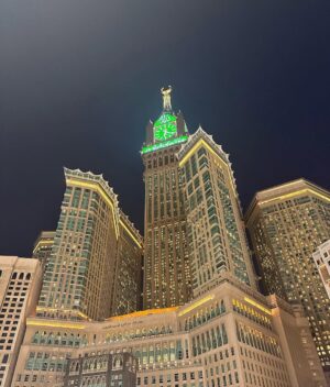 Momal Sheikh Instagram - This year, Alhumdulillah my family and I were blessed with the opportunity to perform Umrah. 
The feeling is surreal, you are overwhelmed with your love for Allah and His mercy. We had the chance to pray for our Palestinian brothers and sisters and for the sufferings of the Muslim ummah all over the world. 
May Allah accept our heartfelt ibadat and give us the opportunity to visit His house again and again inshAllah. 🤲🫶🙏

Abhaya by my dear friend @rhkabayas