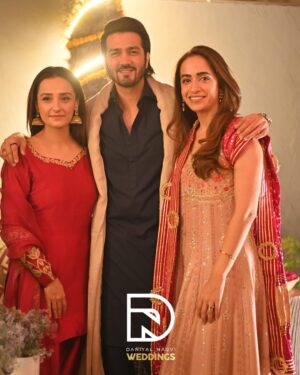 Momal Sheikh Instagram - Bhaut sari duwain, pyar aur khushiyon kay saath @thekubism @mirzagoharrasheed meray pyaray doston ko bhaut bhaut Mubarak.. mashAllah #merayyaarkishadihai ♥️♥️🧿🧿🤗🤗

Thank you @imranaliofficial for the lovely evening, you are just too good. 
Thank you @wajahatmansoorofficial for this beautiful outfit 
Thank you @daniyalnaqviweddings for capturing these beautiful moments