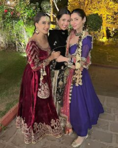 Momal Sheikh Most Liked Photos and Posts