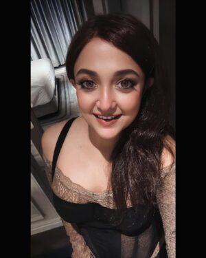 Monali Thakur Instagram - After long! Selfie time..🤍.. Beautiful #chandigarh ..
.
.
#monali #monalithakur #monalithakurlive #indiadiaries #concert