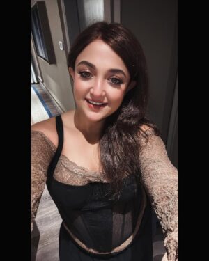 Monali Thakur Instagram - After long! Selfie time..🤍.. Beautiful #chandigarh ..
.
.
#monali #monalithakur #monalithakurlive #indiadiaries #concert
