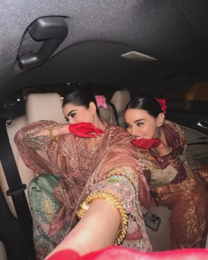 Monica Chaudhary Instagram - Just two Delhi girls CASUALLY dressed for diwali party ✨
Makeup: @make_up_chauhan