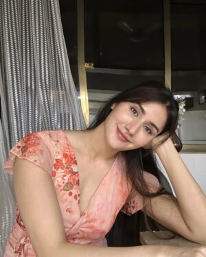 Monica Sharma Instagram - ✨

Suggest me songs for next kathak video 🧚‍♂️
.
.
.
.
#instagood