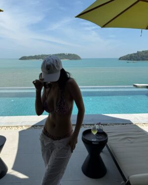 Mookda Narinrak Instagram - 🏖️🌤️🥂🧸