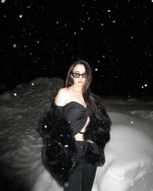 Mookda Narinrak Instagram - 🖤☃️
