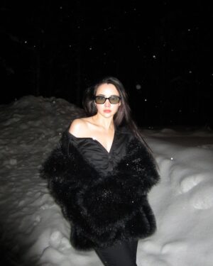 Mookda Narinrak Instagram - 🖤☃️