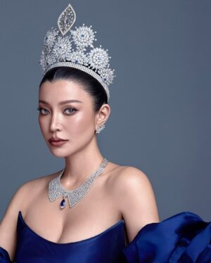 Morakot Sangtaweep Instagram - พิมพ์ไปก็จะร้องไห้ไป จริงๆ

“21 ปีที่แล้ว มี่ได้ครองมงกุฎ Miss Thailand Universe  2004 และวันนี้ มี่ยังคงซาบซึ้งไม่เปลี่ยนแปลง”

ภาพเซตนี้ขอมอบให้กับน้องๆ ที่มีความฝัน 
อยากมายืนบนเวทีแห่งนี้
ขอเพียงมีความมุ่งมั่น ตั้งใจ และไม่ยอมแพ้
ความฝันก็จะกลายเป็นความจริง ✨

มงกุฎนี้ให้ทุกอย่างกับมี่ ให้โอกาส ให้อนาคต

ขอบคุณฟ้าเบื้องบนที่มองเห็นความพยายามของมี่และนำทางให้มาถึงจุดนี้ ⭐️

ขอกราบขอบพระคุณ
🙏🏻 คุณแดง และผู้ใหญ่ทุกท่านที่มอบโอกาสให้
🙏🏻 แฟนนางงามทุกคน ที่เป็นกำลังใจเสมอมา
🙏🏻 ครูบาอาจารย์ที่ฝึกฝนและขัดเกลามี่
🙏🏻 วงการนี้ ที่ทำให้มี่เติบโต

และที่สำคัญที่สุด 
ขอบคุณคุณพ่อคุณแม่และครอบครัว
ที่ทำให้เราเป็นเราในทุกวันนี้💗

#21YearsOfDreams #MissThailandUniverse #BelieveInYourDreams • 27th March 2004

ถ้าหากต้องลง Miss Universe ปีนี้จะเชียร์ไหมคะ? 🤭

Thank you to the best team 🙏🏻❤️👑
Photographer: @sprite_snap 
MUA: @first_make_up @02.03.199x 
Hair: @makpepo 
Stylist: @unkuniya 
Manager: @iammamp 
Assistant manager: @pare_chalo @kigkigs