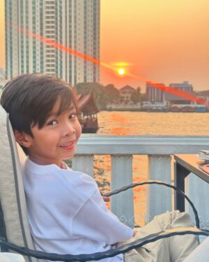 Morakot Sangtaweep Instagram - Life at @mo_bangkok #ImAFan 🪭