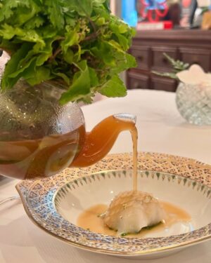 Morakot Sangtaweep Instagram - Baan Phraya Thai Fine Dining 👏🏻👏🏻👏🏻 #aimeeloveeats

@mo_bangkok #ImAFan