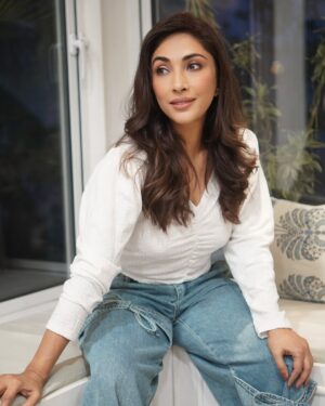 Mouli Ganguly Instagram - 🫠🤍