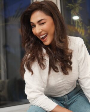 Mouli Ganguly Instagram - 🫠🤍