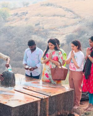 Mounika Dev Instagram - Hara hara Mahadev shambo shankara 🕉️

#keesaragutta #mahadhivarathri2025 #shiva #devotional