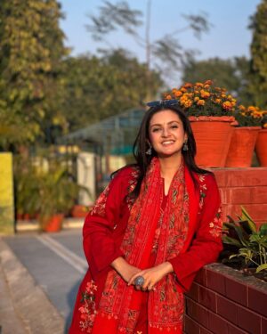 Mrinal Navell Instagram - A happy heart smiles well. 
A heavy heart writes well. 
Striking a balance everyday.❄️
.
.
. 
.
.
.

#love #instagood #photography #photooftheday  #fyp #dav #chandigarh #nostalgia #memories #mrinalnavell 
(Love,insta,photography, fyp, nostalgia)