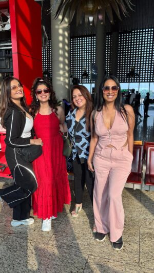 Munisha Khatwani Instagram - Let’s begin the madness with the Krazy 4!!

#kashmerashah #tannazirani #deepshikanagpal #munishakhatwani #maldives #girls #besties