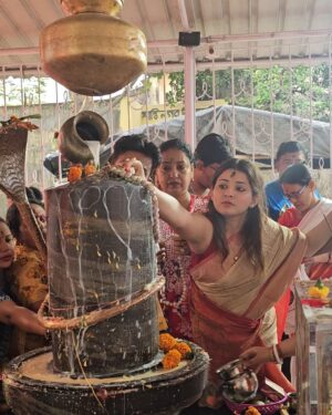 Nabanita Malakar Instagram - लागी मेरी प्रीत तेरे संग मेरे शंकरा 
लागी मेरी प्रीत तेरे संग मेरे शंकरा 🙏🏻😇❤️🧿
ॐ नमः शिवाय 🔱🙏🏻🔱

#shivratri #shiva #mohadeb #volenath #sankara #omnamoshivay 🙏🏻😇✨💫