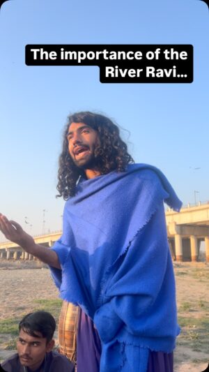 Nadia Jamil Instagram - @abuzarmadhu shukria twaDaa! 
AsaaN saariyaaN nu beissee to jagaaN da! 
SanooN martay huaain pyaaray Ravi de naal fayr milaaN da. 
Apni awaz de naal, awaaz millaaN di Yatra da. 
Shukriaaaaaa. Jiyoonday ravo . Khush rao. AsaaN saariyaaN nu ays tara ee milanday ro.