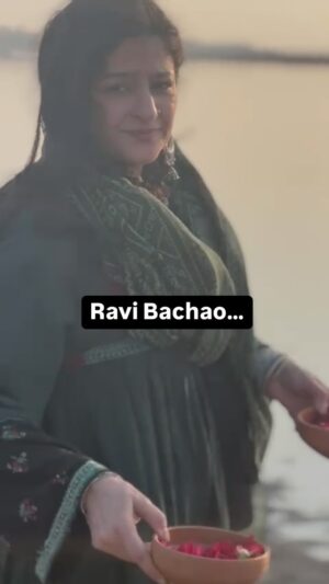 Nadia Jamil Instagram - Ravi hamara nayaab hain. We are all letting it die a painful death. Please speak up to protect it. Our own lives are attached to the well being of our rivers and land. The very air breathe is connected to them. We are all connected. As we kill our overs and lands, poison our water, land and air with toxins, we dig a painful grave for ourselves and our children. 

BECAUSE THE PLANET WILL BOUNCE BACK AS IT HAS FOR THOUSANDS AND MILLIONS OF YEARS… WE WONT.

Thank you @abuzarmadhu and @ravibachaotehreek for this amazing opportunity to serve and speak for our land and rivers.