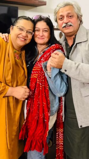 Nadia Jamil Instagram - A life time of friendship. May our children find friendships as strong, loving and loyal as ours. I love you my Ashoo & Saifee & my Nusaaaaaaaaybaaaaaah Jaani. I love this entire family sooooo much! Hamesha khush raho! Allah sehat de taraqiyaaN de, sukoon.com de. Your Nado, always and forever xxxxx♥️