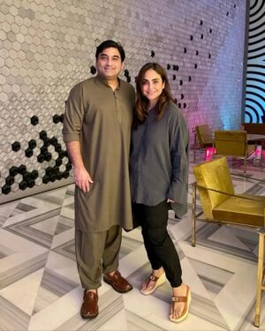 Nadia Khan Instagram - Niklay grocery karnay aur pohnchay cinema movie dekhnay... Bachay Ghar hum Dil Bhar😜😜😜