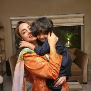 Nadia Khan Instagram - Mama ki jaan Mama qurban ...