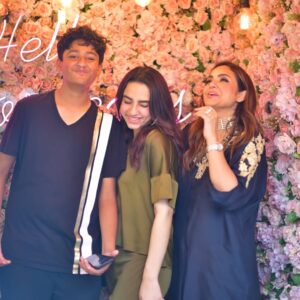 Nadia Khan Instagram - MY FAVOURITE CLICKS WITH FAMILY AND FRIENDS ...