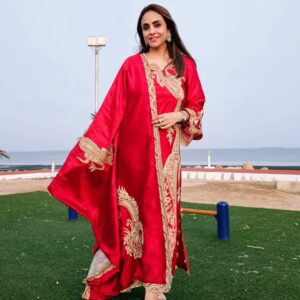 Nadia Khan Instagram - EID MUBARAQ ALL OUR FRIENDS AND FAMILY AND FOLLOWERS.. MAY YOUR EID BE FILLED WITH JOY AND HAPPINESS.. WEARING AMAZING RED DROM @shahnazanistudios EID COLLECTION