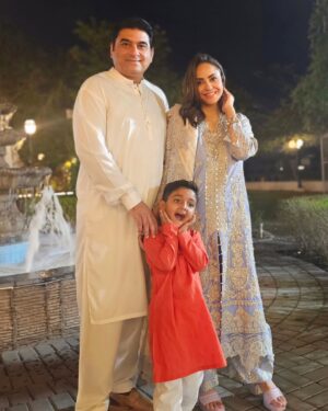 Nadia Khan Instagram - Eid mubaraq from our family to yours ... May God shower his blessing on us all...