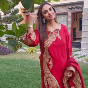 Nadia Khan Instagram - EID MUBARAQ ALL OUR FRIENDS AND FAMILY AND FOLLOWERS.. MAY YOUR EID BE FILLED WITH JOY AND HAPPINESS.. WEARING AMAZING RED DROM @shahnazanistudios EID COLLECTION