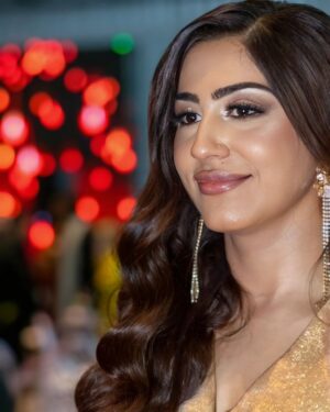 Naeema Butt Instagram - You had a presence in the building soon as you walked in. Your grace and positive attitude is transcendent in your smile. It was a pleasure meeting you @naeemabutt
