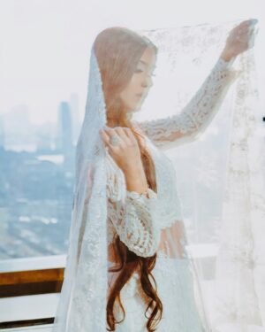 Naeema Butt Instagram - For @shaz_mehndi_makeupartist x @naeemabutt fav 🤍

Outfit @mywish_couture_bymehwish 
Photographer @sharmeen.c 
Styling @stylebyhassan 

#naeemabutt #shazmakeupartist #styledbyhassanabdullah