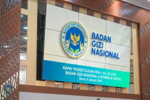 Nafa Urbach Instagram - Program Makan Bergizi Gratis menjadi salah satu langkah nyata menuju Indonesia Emas 2045. Rapat dengar pendapat Badan Gizi Nasional dan Komisi IX DPR RI menyampaikan skema penyaluran makan bergizi gratis dirancang secara strategis:
1. Dapur pusat oleh Badan Gizi Nasional
2. Dapur di sekolah & pesantren dengan siswa minimal 2.000 orang
3. Pelayanan khusus daerah terpencil

Melalui langkah ini, kita bersama mewujudkan generasi sehat, kuat, dan cerdas🇮🇩