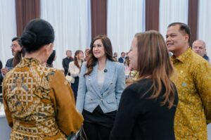 Nafa Urbach Instagram - Hubungan diplomatik yang kuat membuka banyak peluang kerja sama strategis bagi Indonesia. Hari ini, dalam rapat konsultasi pimpinan DPR RI bersama pimpinan Komisi I dan fraksi-fraksi, kami membahas pertimbangan dua calon duta besar yang akan mewakili negara sahabat, Kolombia dan Korea Selatan, di Indonesia.

Kehadiran duta besar baru diharapkan dapat semakin mempererat hubungan bilateral serta membuka peluang kolaborasi yang lebih luas di berbagai sektor. Semoga langkah ini membawa manfaat nyata bagi bangsa dan negara.✨️
