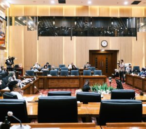 Nafa Urbach Instagram - bersama Komisi IX melakukan Rapat Dengar Pendapat Umum dengan Audiensi ADINKES, APKESMI, IDI, IAKMI membahas kesiapan pelaksanaan Program Skrining Kesehatan 

Dalam diskusi hari ini, berbagai masukan strategis disampaikan, mencakup kesiapan fasilitas kesehatan, tenaga medis, serta tantangan yang mungkin dihadapi dalam implementasi program ini. Harapannya kebijakan yang dihasilkan nantinya dapat benar-benar menjawab kebutuhan sistem kesehatan nasional dan memberikan manfaat nyata bagi masyarakat.