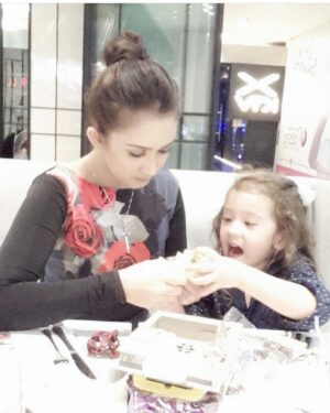 Nafa Urbach Instagram - To my one and only @mikhaela.lee  HAPPY BIRTHDAY NAKK ….. bahagia sehat panjang umurnya , panjang imannya , panjang berkatnya ……. I love u so much mikii booo mamii love miki always selamanya 👑👑👑🎂🎂🎂🎂