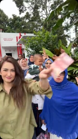 Nafa Urbach Instagram - Wonosoboku bergoyang 😂