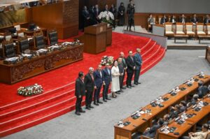 Nafa Urbach Instagram - mengikuti Rapat Paripurna dengan mendengarkan laporan hasil fit and proper test calon pimpinan KPK masa jabatan 2024 - 2029 dari komisi III DPR RI, Rapat Paripurna kali ini sekaligus  menjadi Penutupan masa persidangan 1 Tahun sidang 2024-2025 menjelang memasuki masa reses. 

Rapat berlangsung lancar dan penuh semangat. Semoga setiap keputusan yang di ambil menjadi langkah maju bagi bangsa dan masyarakat Indonesia 🇮🇩
