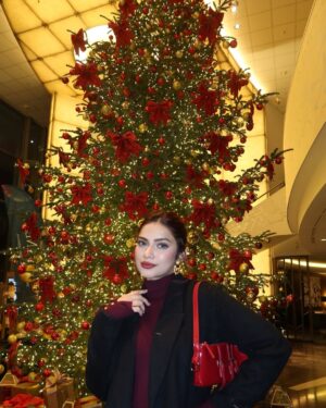 Nagma Mirajkar Instagram - christmas-ing in budapest !! 🎄♥️

here for the @world_aquatics @worldswimmingchampionships w @bartergram.ai 

#AQUABudapest24 #Swimming #Budapest #Hungary #WorldAquatics