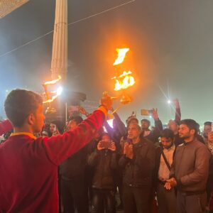 Naini Jain Instagram - आज की बातचीत हुई श्री अखिल भारतीय दिगंबर अनी अखाड़े के अध्यक्ष महंत वैष्णव दास जी महाराज जो हनुमान जी के उपासक है 🙏🏾 आपसे मिलकर धन्य हुए 🌸
कुछ तस्वीरे पिछले कुछ दिनों की महाकुंभ 2025 से 🥳

#mahakumbh #sprituality #hanumanji #goodvibes #picoftheday #prayagraj #instaphoto
