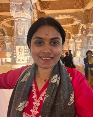 Naini Jain Instagram - पता नहीं किस रूप में आके नारायण मिल जाएगा 🙏🏾
Bas chalte raho jeevan me aage badhte raho 🌸

#shreeram #sprituality #motivation #blessedlife #grateful #pictureoftheday