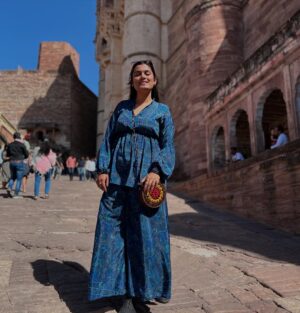 Naini Jain Instagram - Only Rajasthan people can guess the fort Name 🫣
Baaki aap bhi guess karo ahista ahista 🤌🏼

#picooftheday #travelphotography #travelgram #tbt