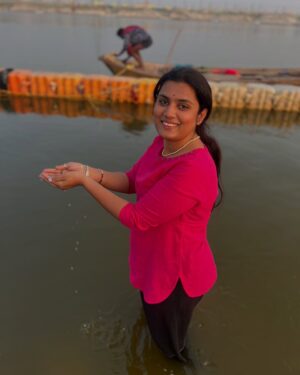 Naini Jain Instagram - Some glimpse from Mahakumbh 2025 🙏🏾
Life time wali memories 🫶 #mahakumbh