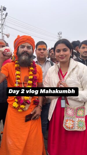 Naini Jain Instagram - Day-2 at Mahakumbh 2025 🌸 Iss baar Makar Sankranti Prayagraj wali 🫶 just sharing life lessons with my Mahakumbh journey 🙏🏾

#mahakumbh2025 #uttarpradesh #mahakumbh #prayagraj #divineguidance #minivlog #motivational #tbt