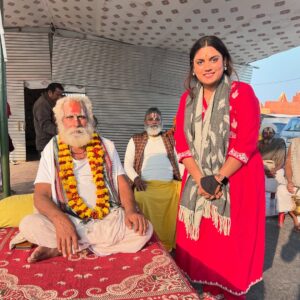 Naini Jain Instagram - आज की बातचीत हुई श्री अखिल भारतीय दिगंबर अनी अखाड़े के अध्यक्ष महंत वैष्णव दास जी महाराज जो हनुमान जी के उपासक है 🙏🏾 आपसे मिलकर धन्य हुए 🌸
कुछ तस्वीरे पिछले कुछ दिनों की महाकुंभ 2025 से 🥳

#mahakumbh #sprituality #hanumanji #goodvibes #picoftheday #prayagraj #instaphoto