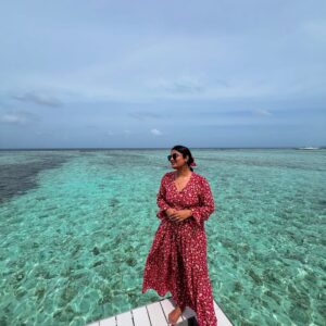 Naini Jain Instagram - This weekend I am travelling in my memories 🫶
No doubt music of this song is just @yoyohoneysingh 🔥  Pajji vibe change kar dete ho yaar 🤌🏼

#beachlife #weekend #throwback #trendingnow #happyday #instaphoto #trendingsong #tbt