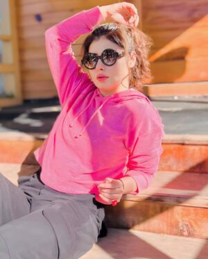 Najiba Faiz Instagram - LOVE LIVE LAUGH🙌🏻♥️

#najibafaiz