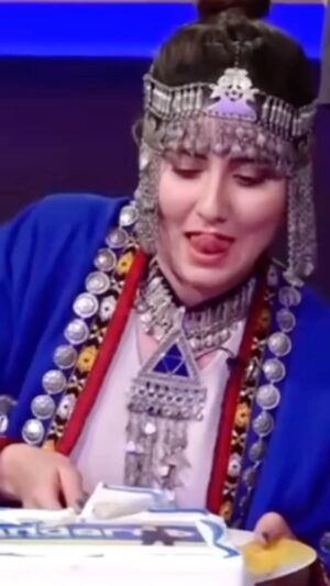 Najiba Faiz Instagram - Warmest wishes to my fellow Uzbek citizens on National Uzbek Language Day🫶🏻
I fondly recall celebrating days like this through my work in the 🇦🇫media industry. May peace and dignity soon return to Afghanistan allowing us to reunite and celebrate our heritage in our homeland.#najibafaiz