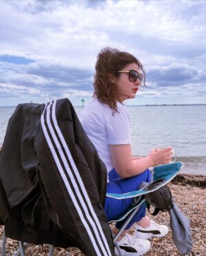 Najiba Faiz Instagram - Sipping green tea by Ocean 🌊 

#najibafaiz