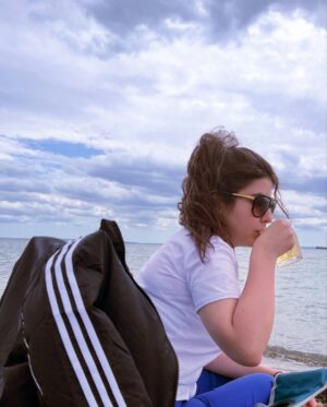 Najiba Faiz Instagram - Sipping green tea by Ocean 🌊 

#najibafaiz