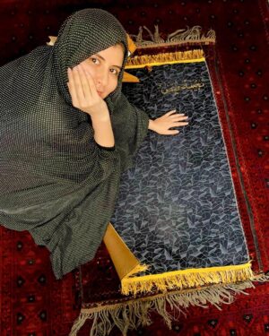 Najiba Faiz Instagram - Yet again ALLAH (Subanahu Taala) bestowed upon me the opportunity to spend the last Ashara of Ramzan-ul-Mubarak in peace/prayers.😇
Will pray for the peace across the globe 🌎 not just in Afghanistan🇦🇫 and Pakistan🇵🇰. 
Will pray not only for Muslims but people of all religions, races, ethnicities and Colours because my beautiful religion Islam teaches the lesson of kindness, love and respect.
World needs love peace and positivity, let’s share and care for the greater cause of humanity. See you after Eid. Much love❤️